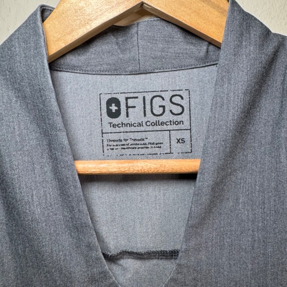 FIGS Scrubs Top Women's XS Grey Hospital Nurse Performance - Picture 3 of 5